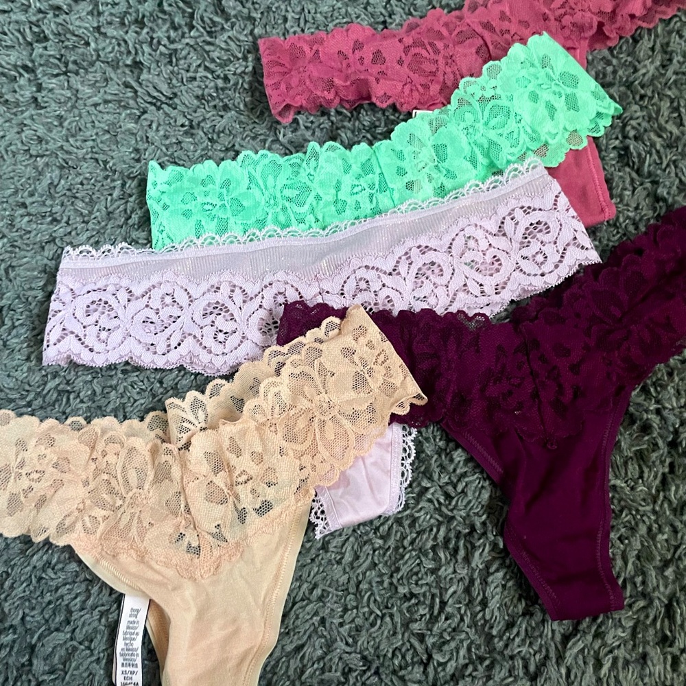 Brand new VS thongs